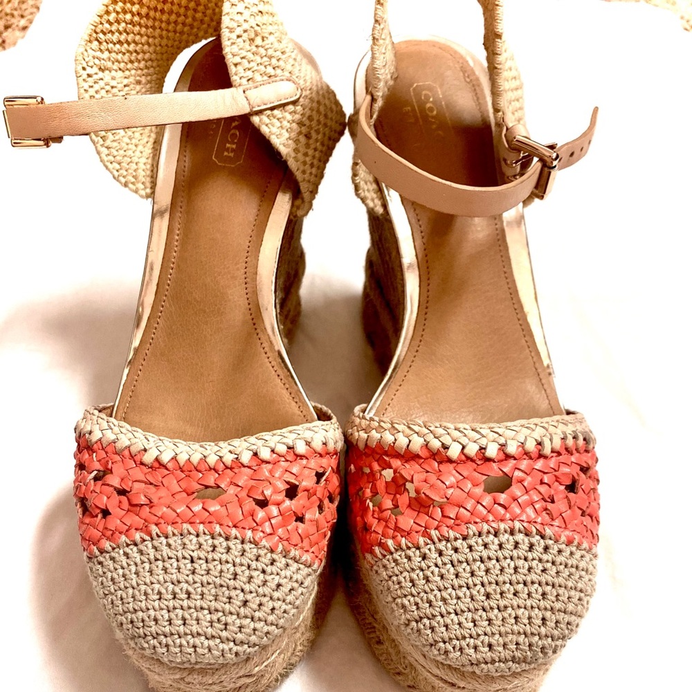 Coach natural feline crochet wedge